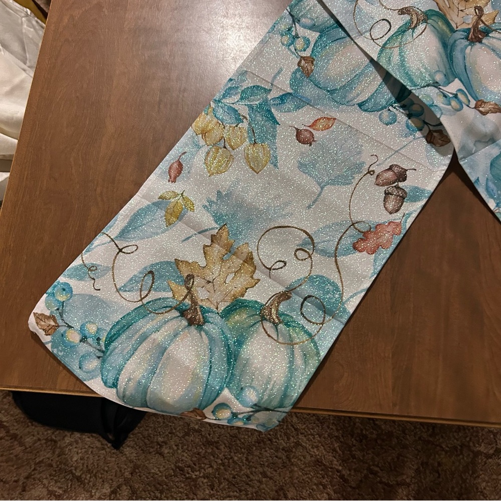 Blue pumpkin table runner NEW - Picture 2 of 3